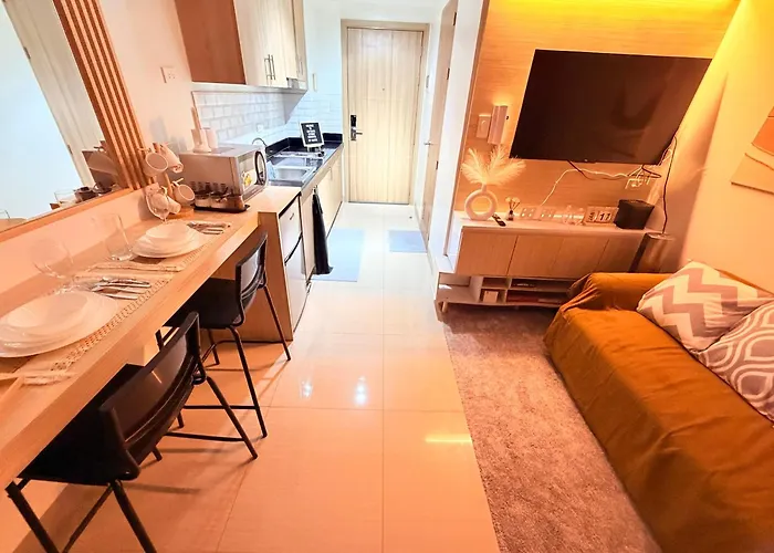 Bayshore Getaway Condotel By Clowie Guest house Manila