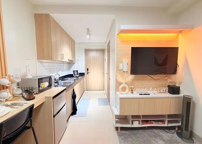 Bayshore Getaway Condotel By Clowie * Manila